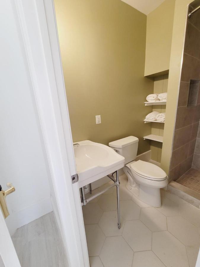 May Flower Hostel Llc Вашингтон Екстериор снимка