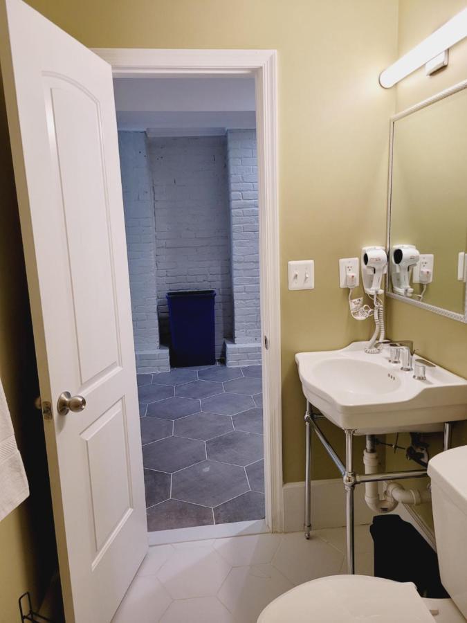 May Flower Hostel Llc Вашингтон Екстериор снимка